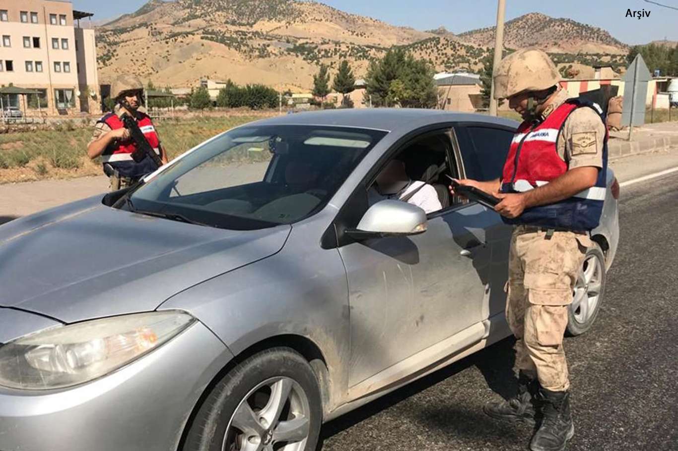 Sahte sürücü belgesi ibraz eden sürücü hakkında yasal işlem yapıldı Sahte sürücü belgesi ibraz eden sürücü hakkında yasal işlem yapıldı